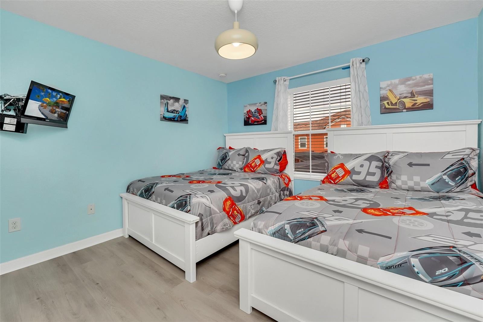 Image 25 of 62 For 8958 Cat Palm Road