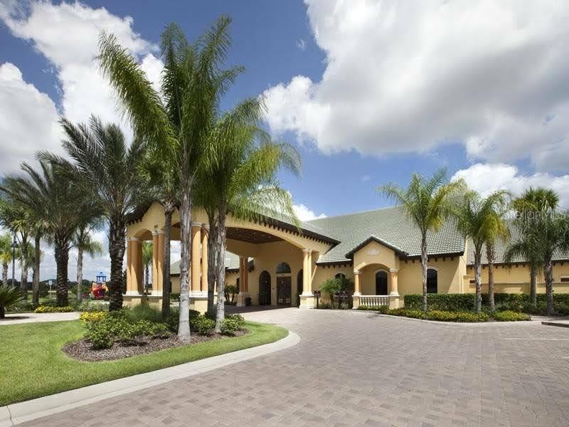 Image 40 of 62 For 8958 Cat Palm Road