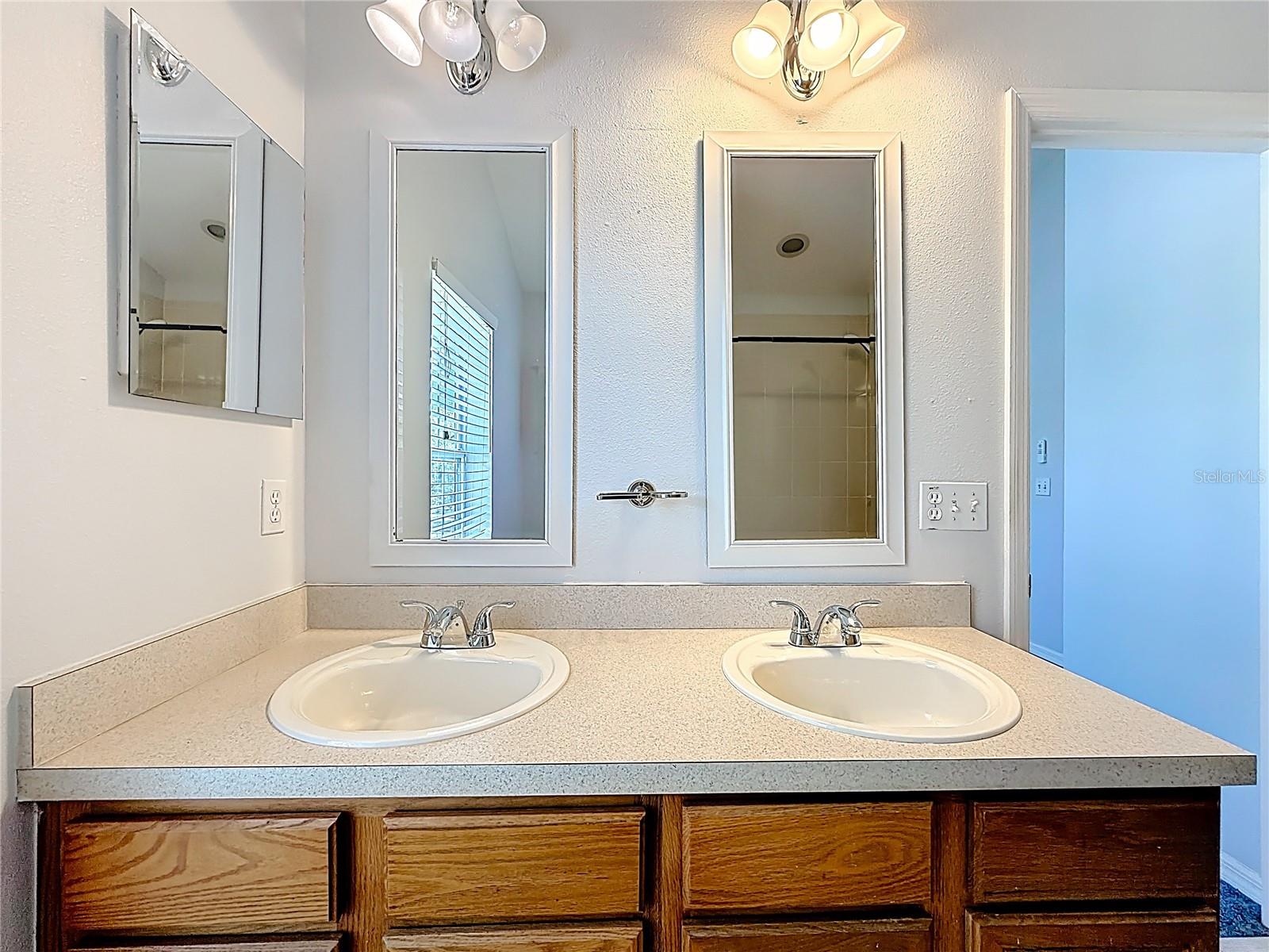 Image 17 of 36 For 6279 Chickasaw Trail