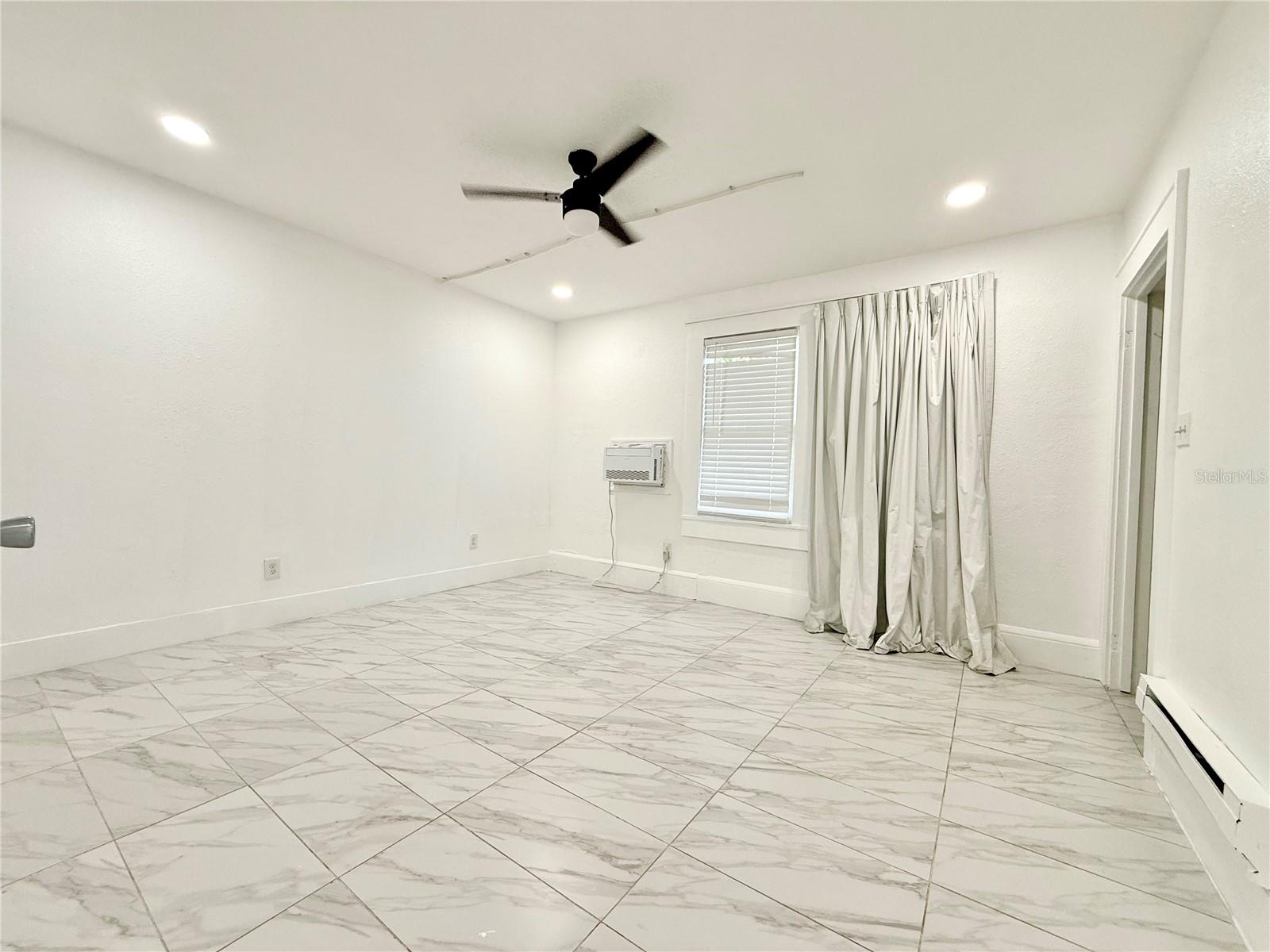 Image 3 of 7 For 507 Ridgewood Drive 4