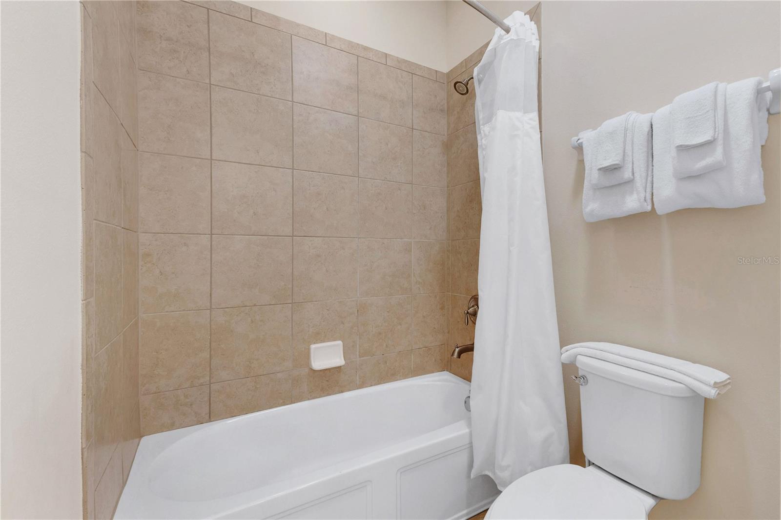 Image 18 of 45 For 410 Novi Path