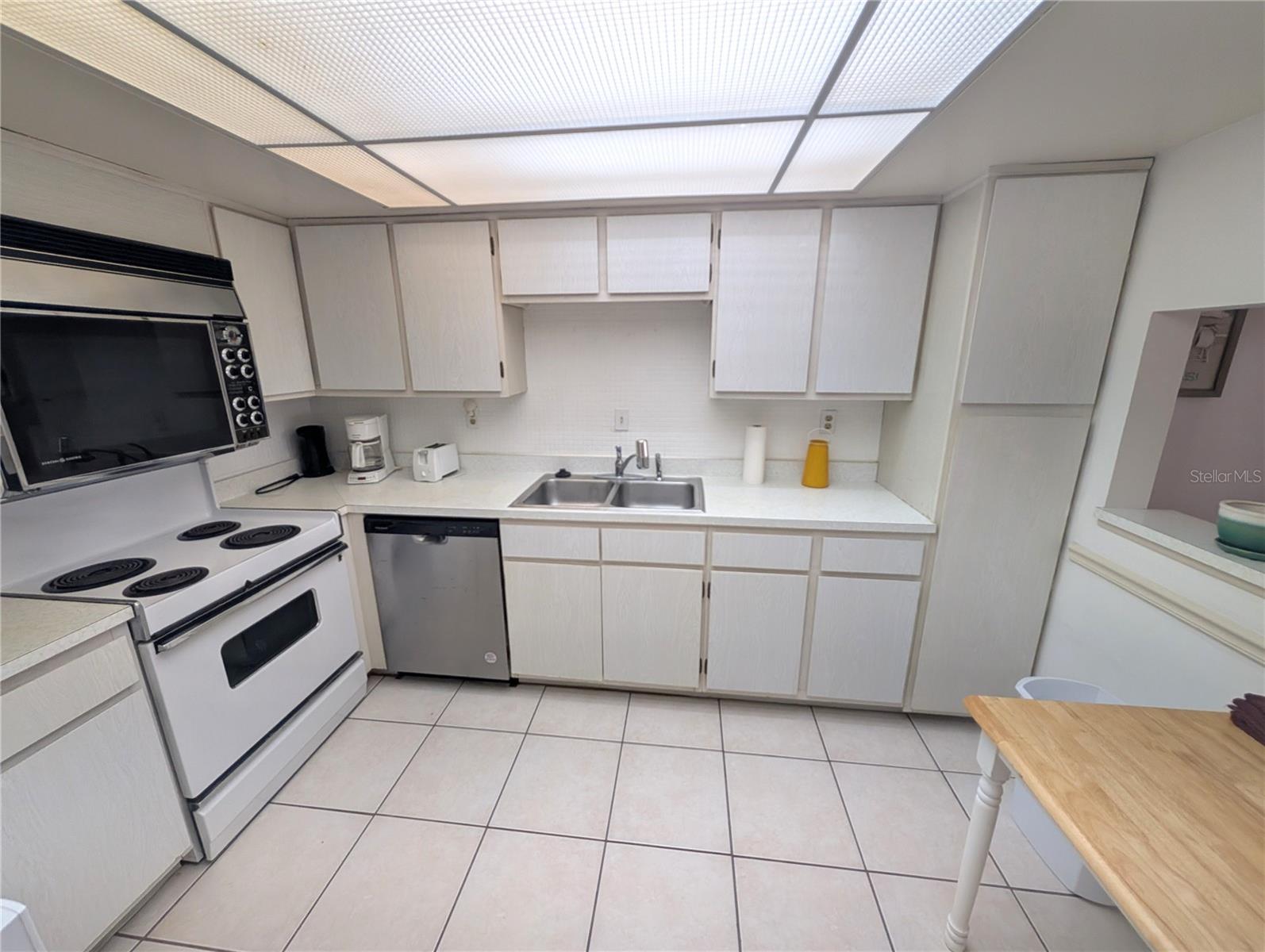 Image 3 of 19 For 17920 Gulf Boulevard 1208a