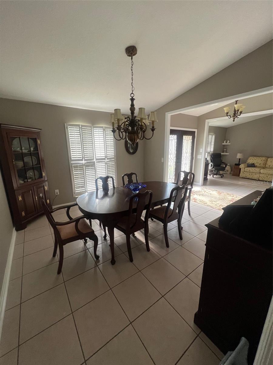 Image 5 of 22 For 1545 Antoinette Court