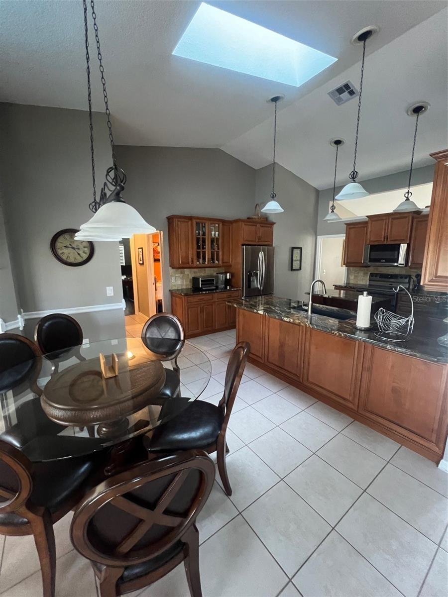 Image 8 of 22 For 1545 Antoinette Court