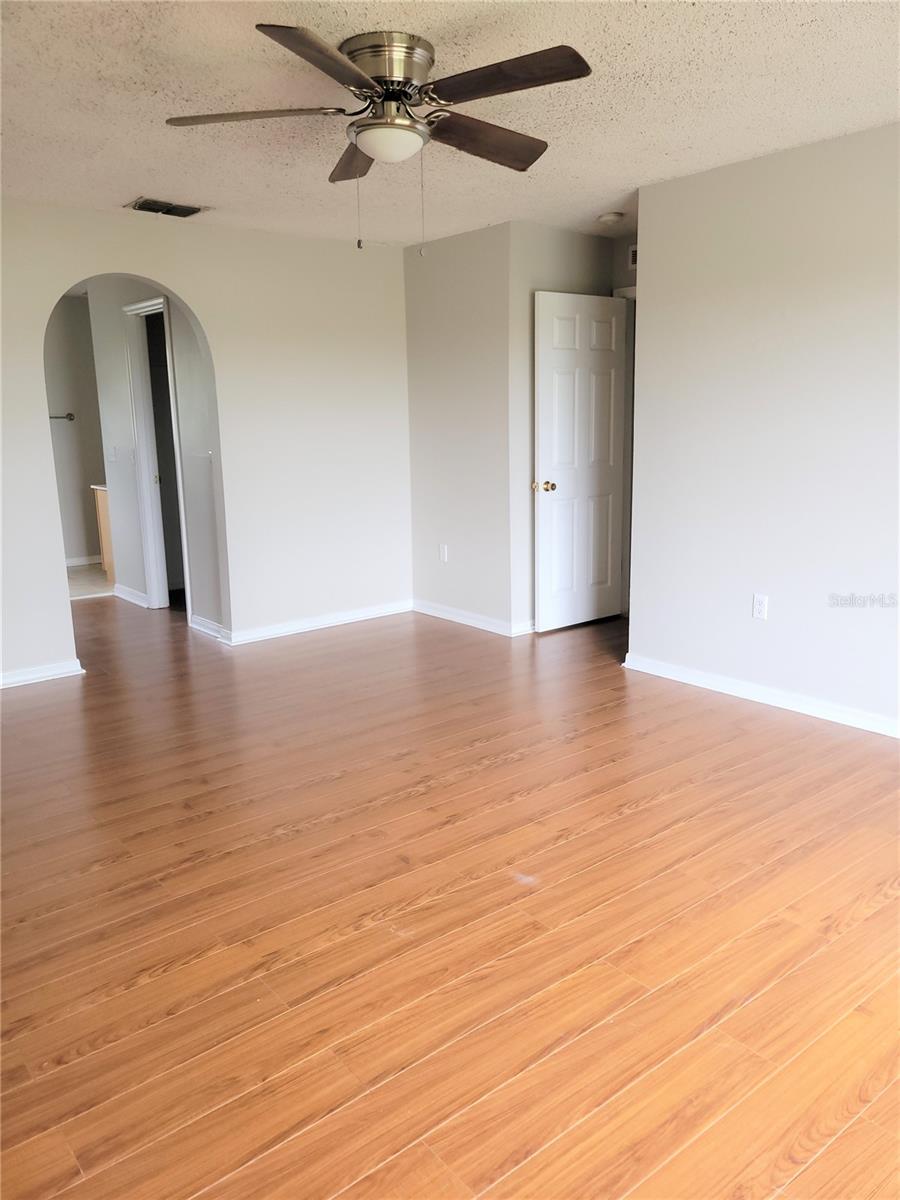 Image 4 of 27 For 4963 Fiske Circle