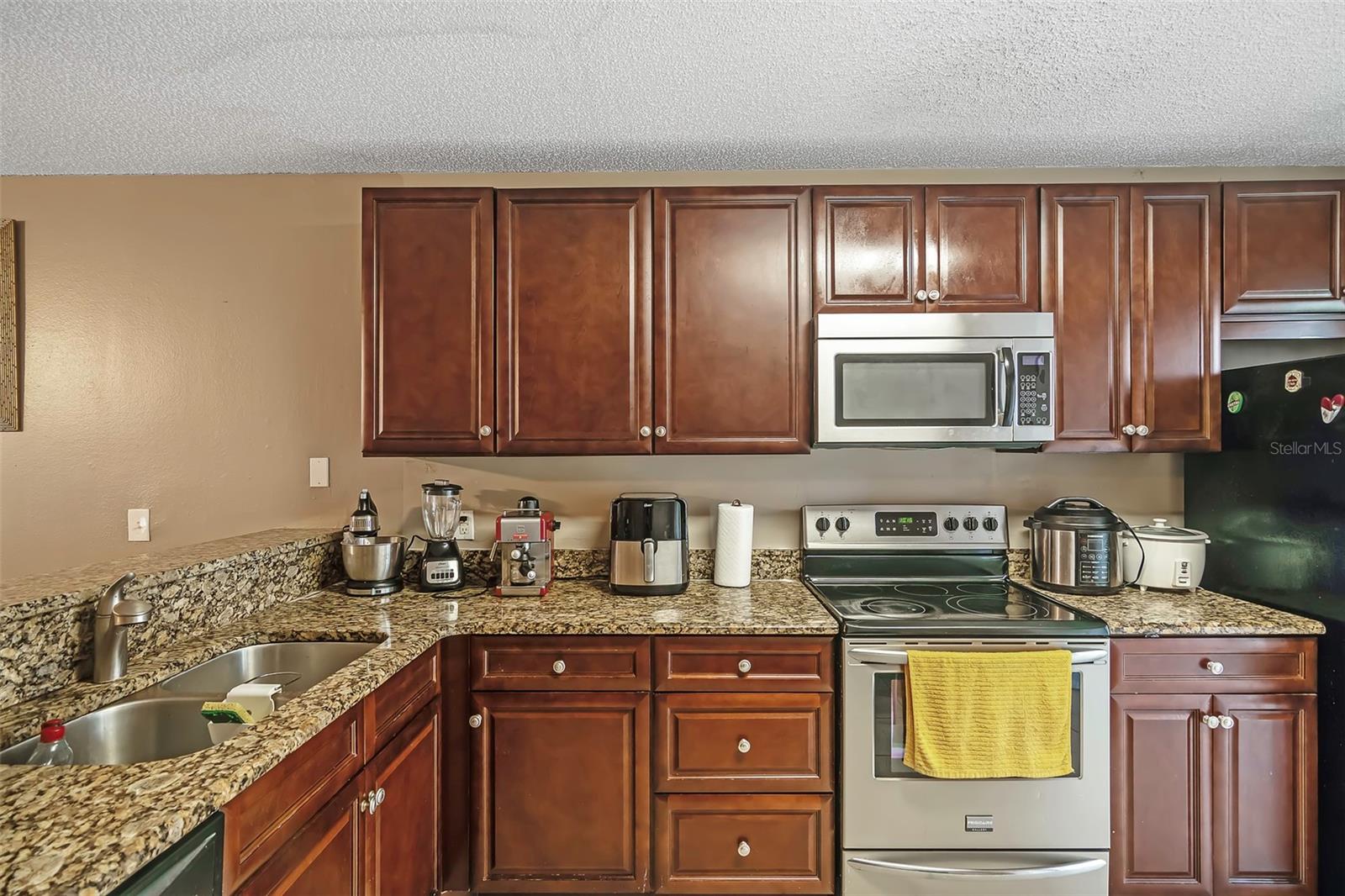 Image 7 of 14 For 3651 Goldenrod Road D102