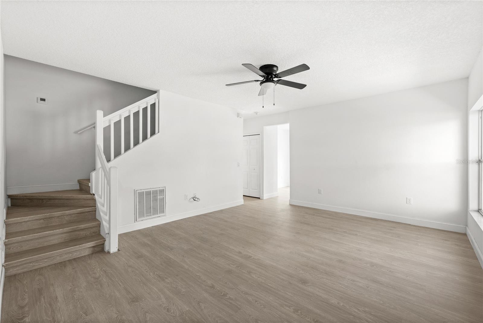 Image 6 of 27 For 5376 Cona Reef Court