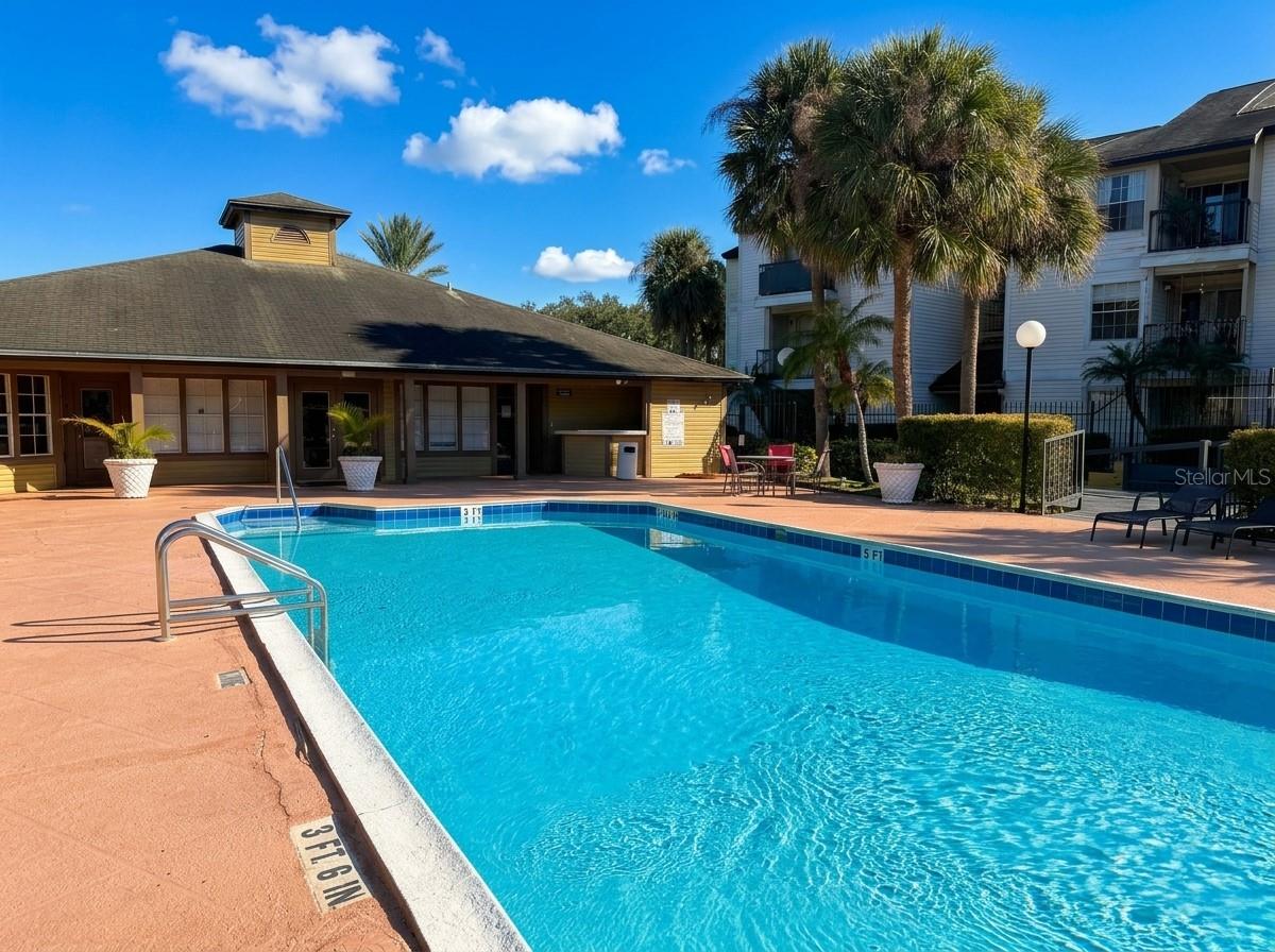 Image 18 of 25 For 1948 Lake Atriums Circle 113