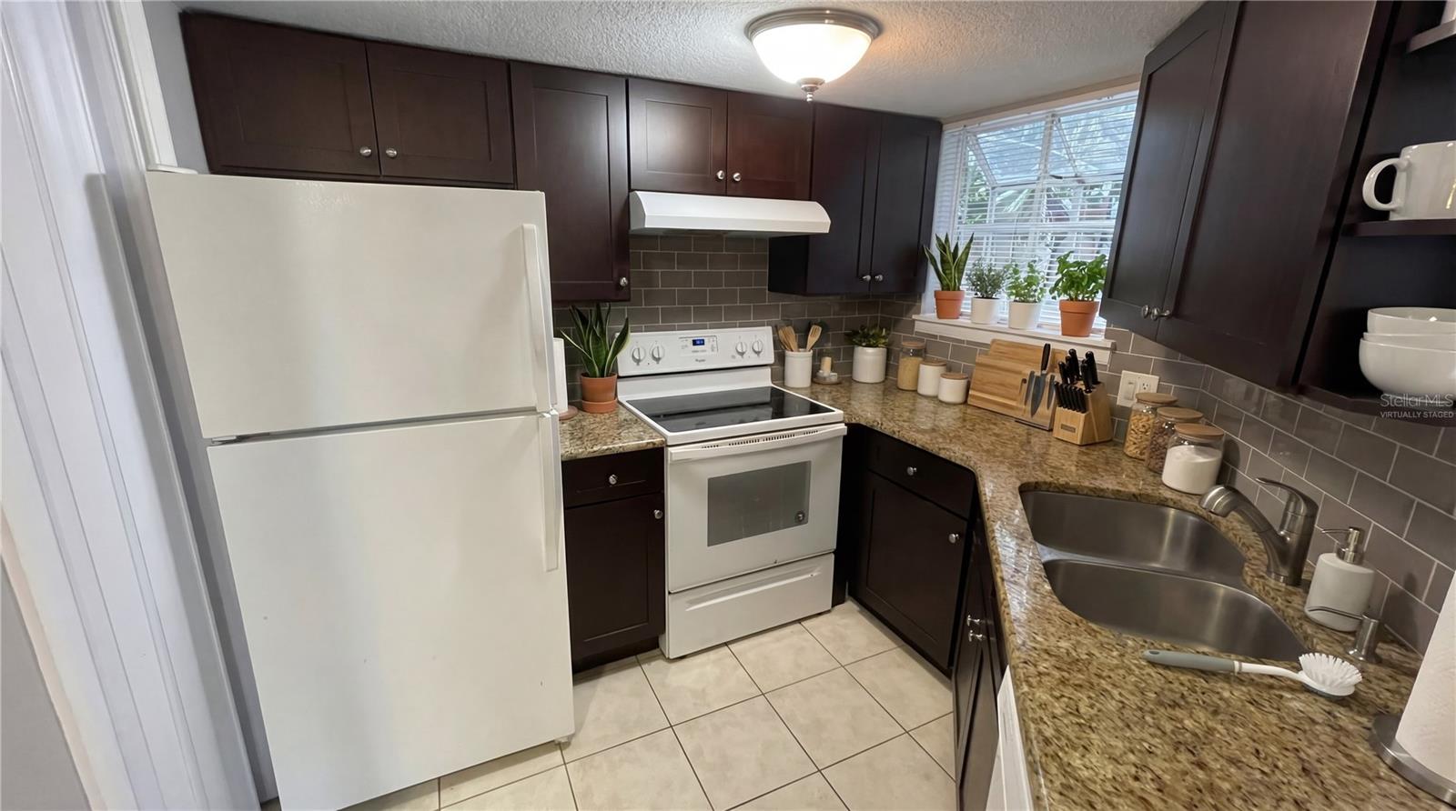 Image 5 of 25 For 1948 Lake Atriums Circle 113