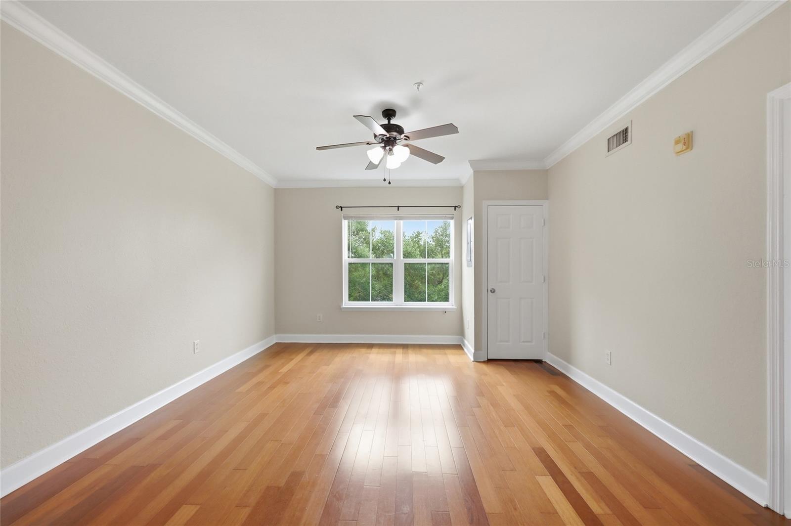 Image 13 of 26 For 204 South Street 4053