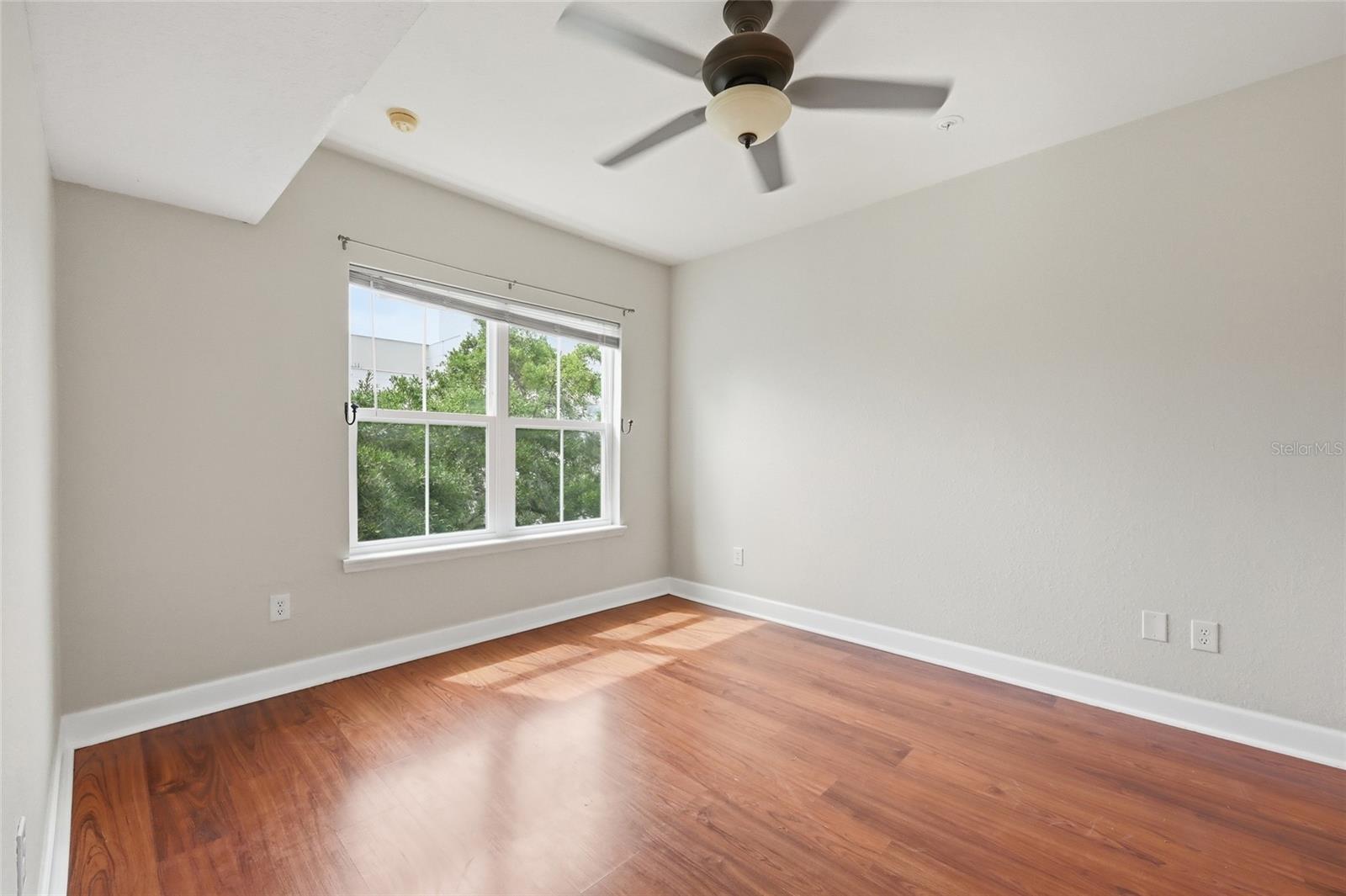 Image 15 of 26 For 204 South Street 4053
