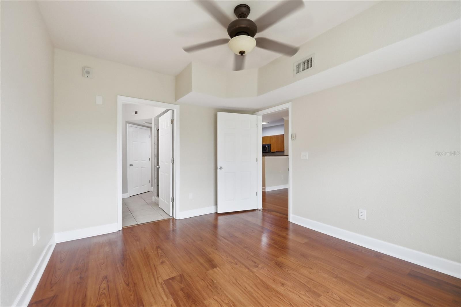 Image 19 of 26 For 204 South Street 4053