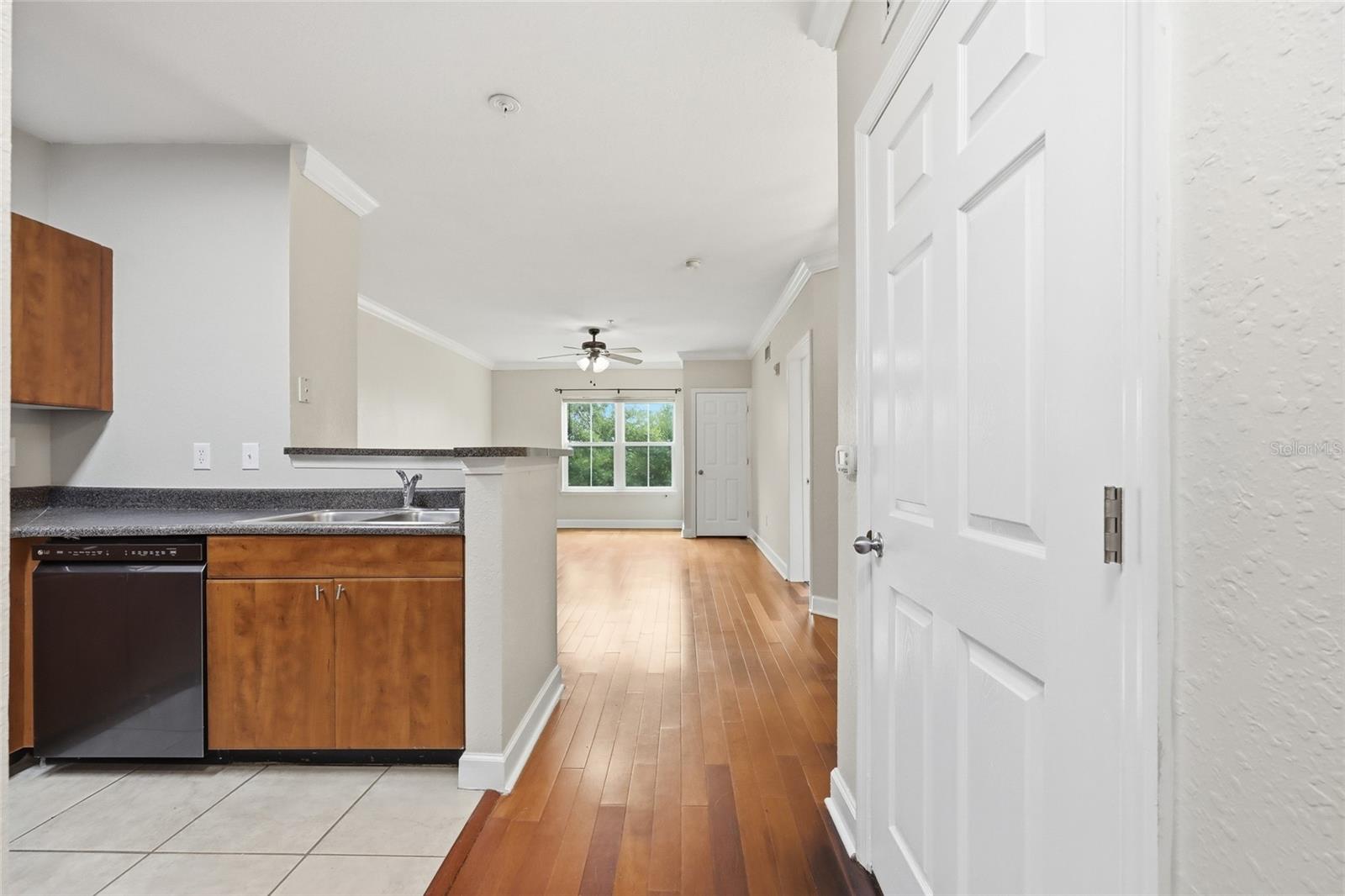 Image 6 of 26 For 204 South Street 4053
