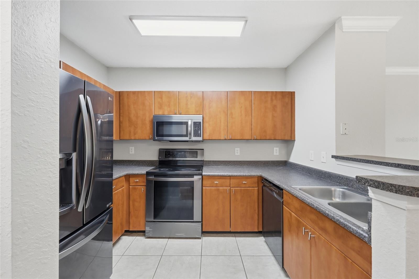 Image 7 of 26 For 204 South Street 4053