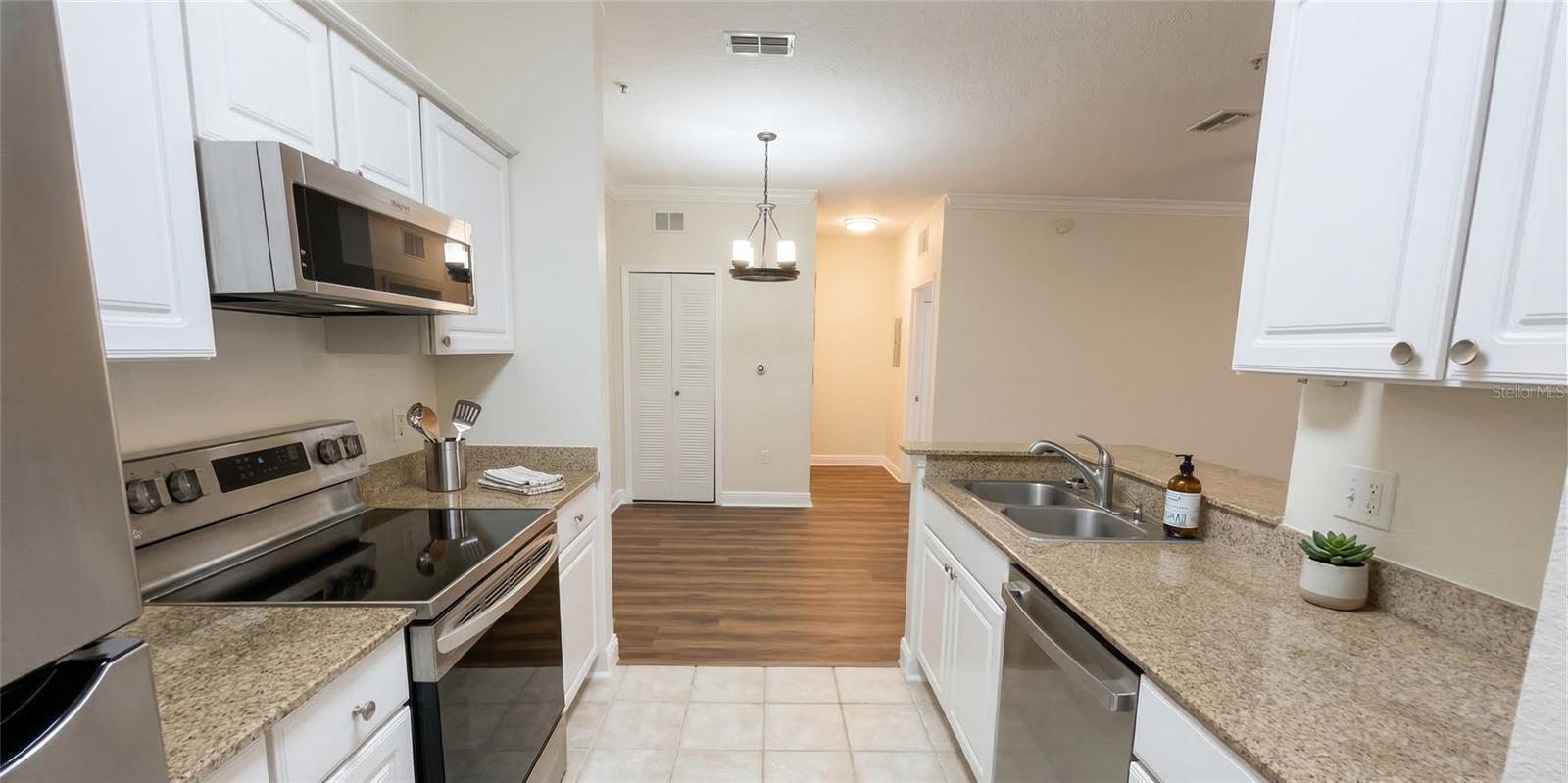 Image 2 of 15 For 430 Southern Pecan Circle 101