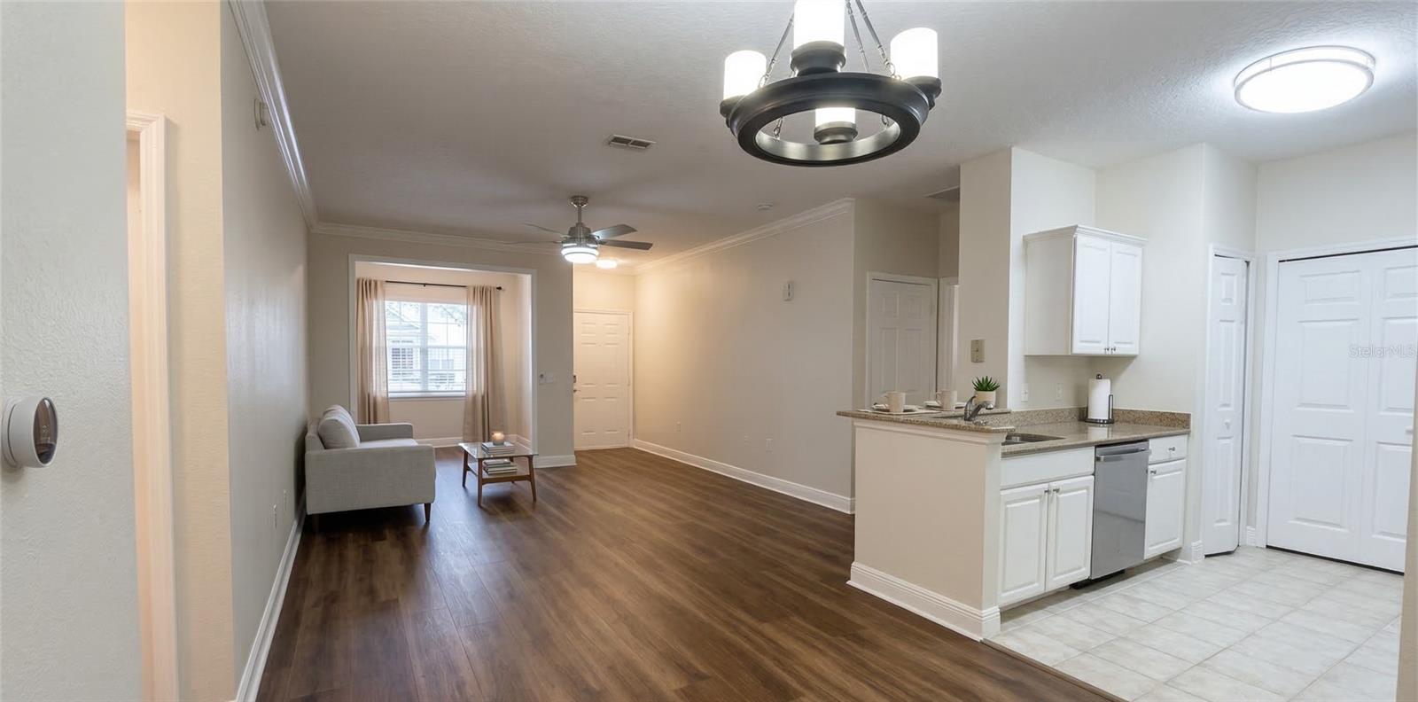 Image 6 of 15 For 430 Southern Pecan Circle 101