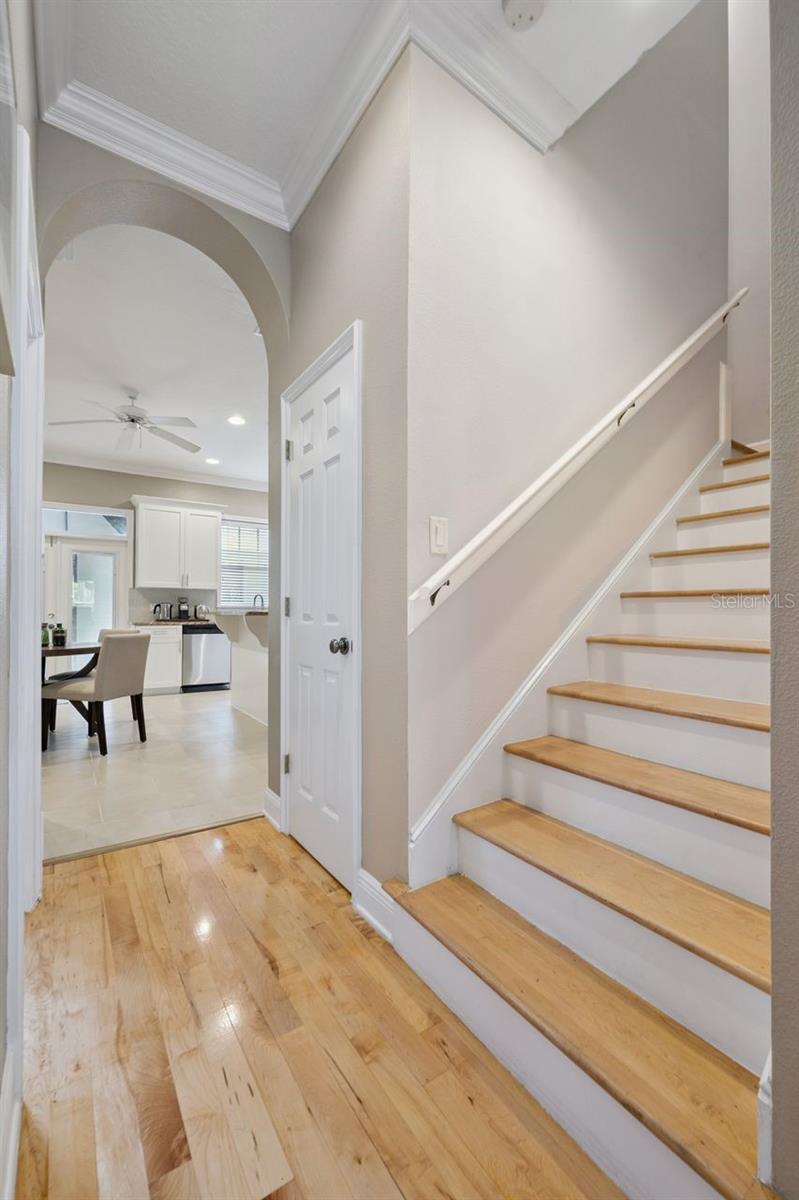 Image 11 of 48 For 1151 Delaney Avenue 3