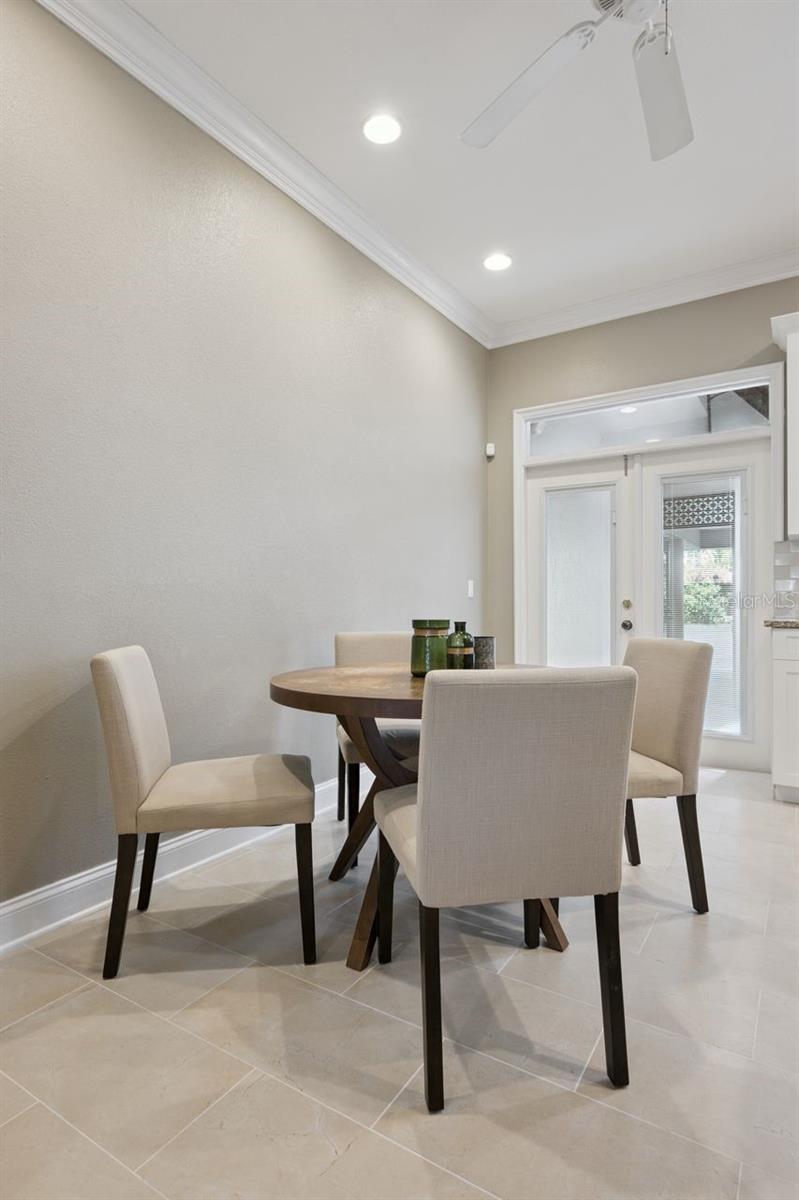 Image 18 of 48 For 1151 Delaney Avenue 3