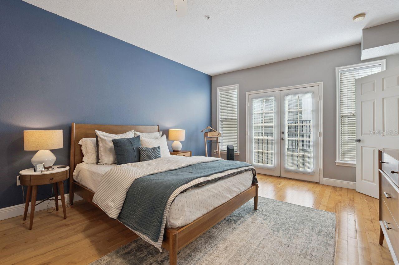 Image 23 of 48 For 1151 Delaney Avenue 3