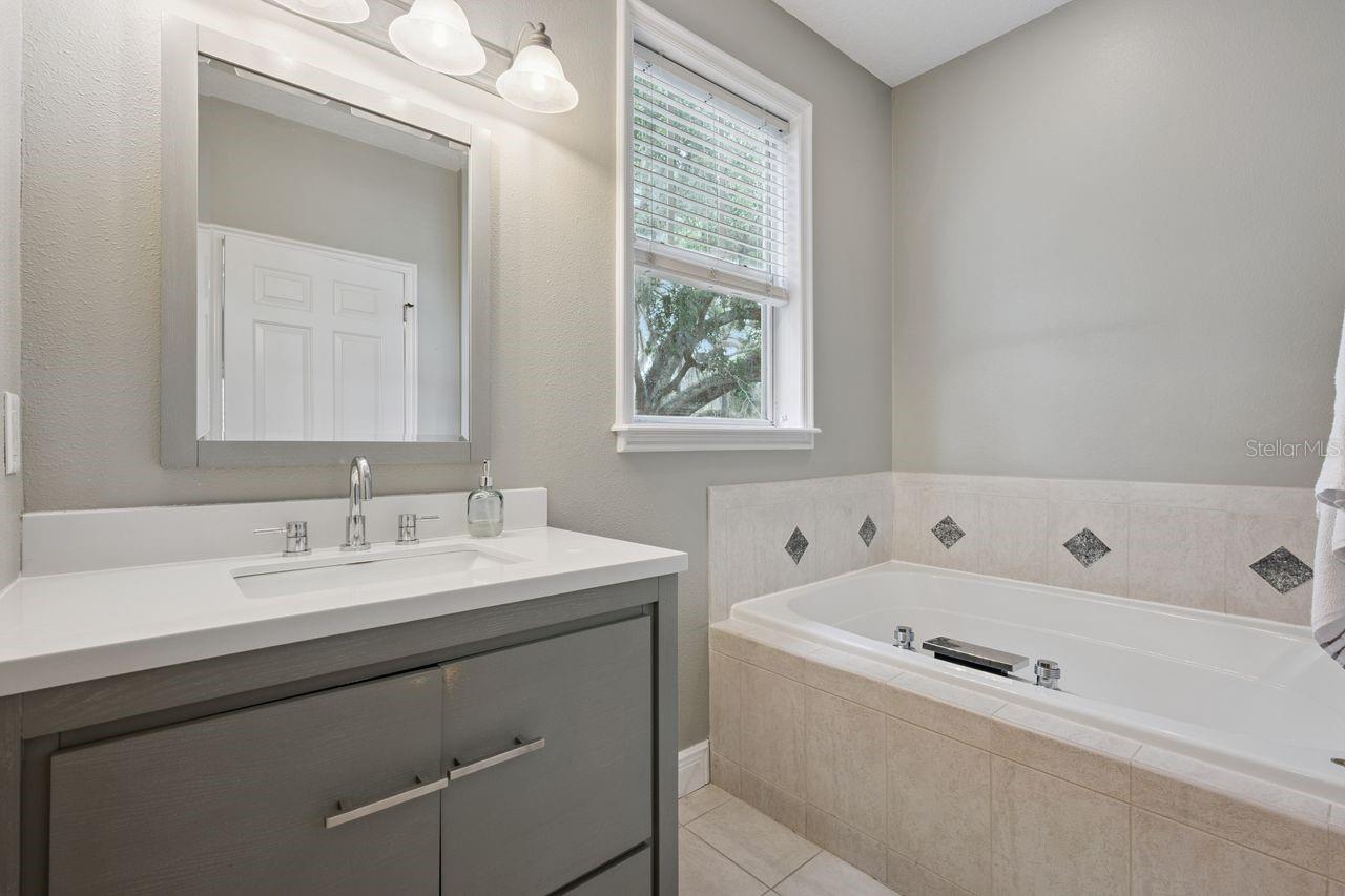 Image 27 of 48 For 1151 Delaney Avenue 3