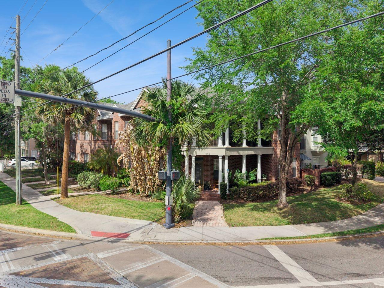 Image 3 of 48 For 1151 Delaney Avenue 3