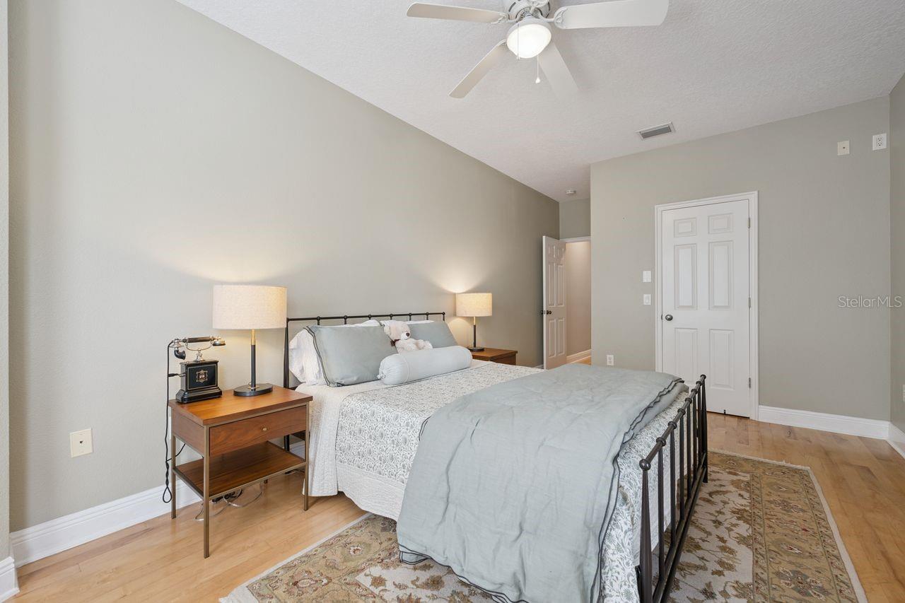 Image 33 of 48 For 1151 Delaney Avenue 3