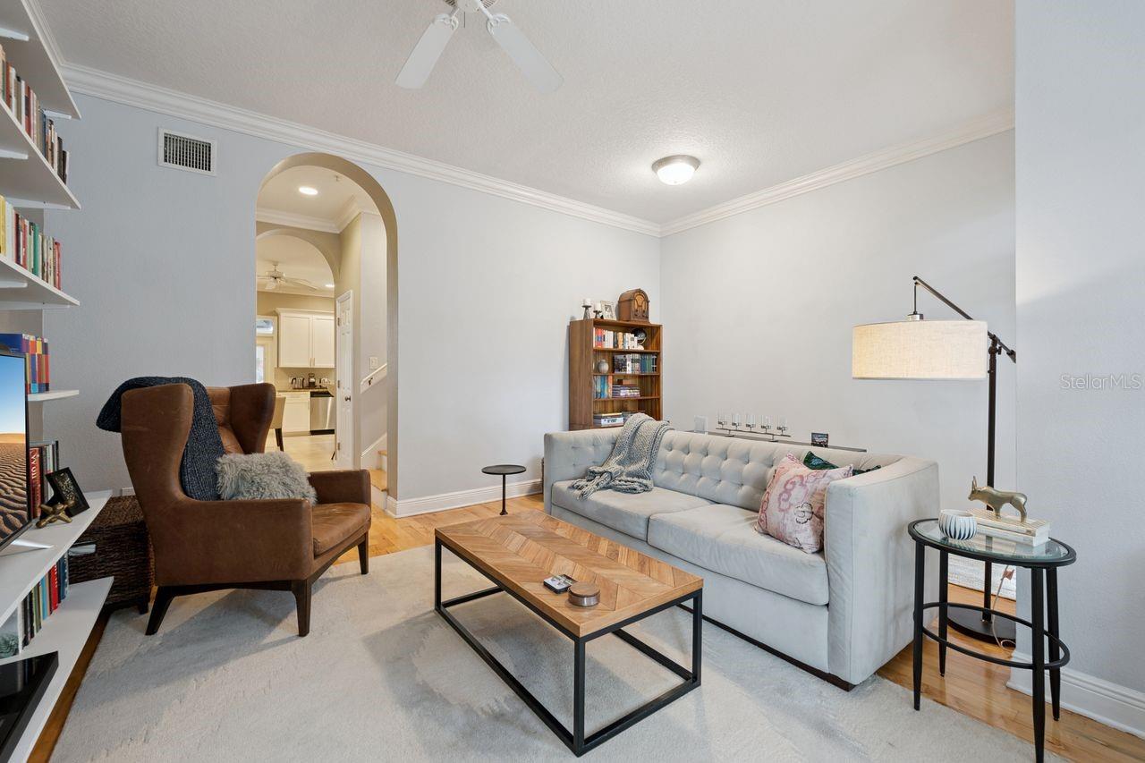 Image 7 of 48 For 1151 Delaney Avenue 3