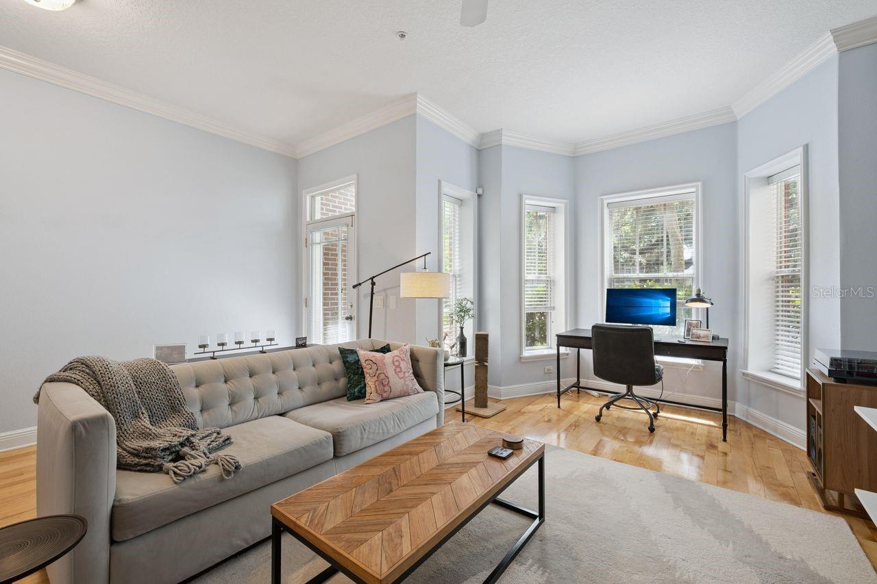 Image 8 of 48 For 1151 Delaney Avenue 3