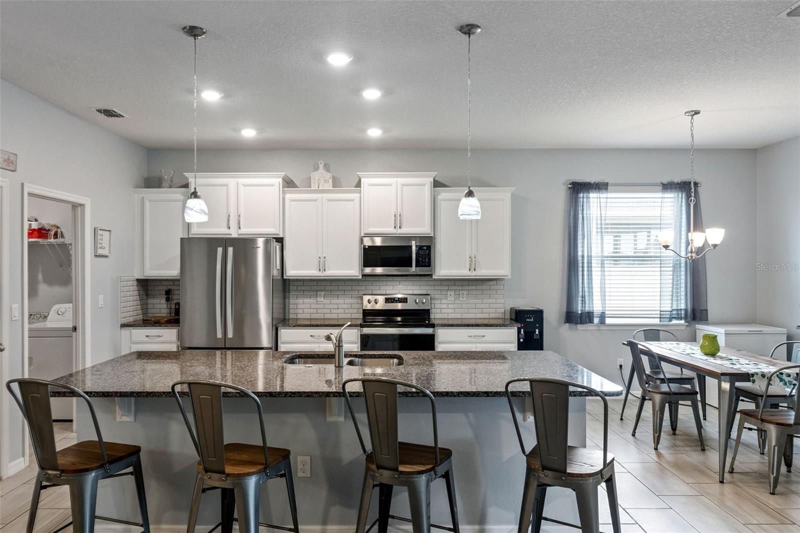 Image 11 of 49 For 484 Cavesson Street