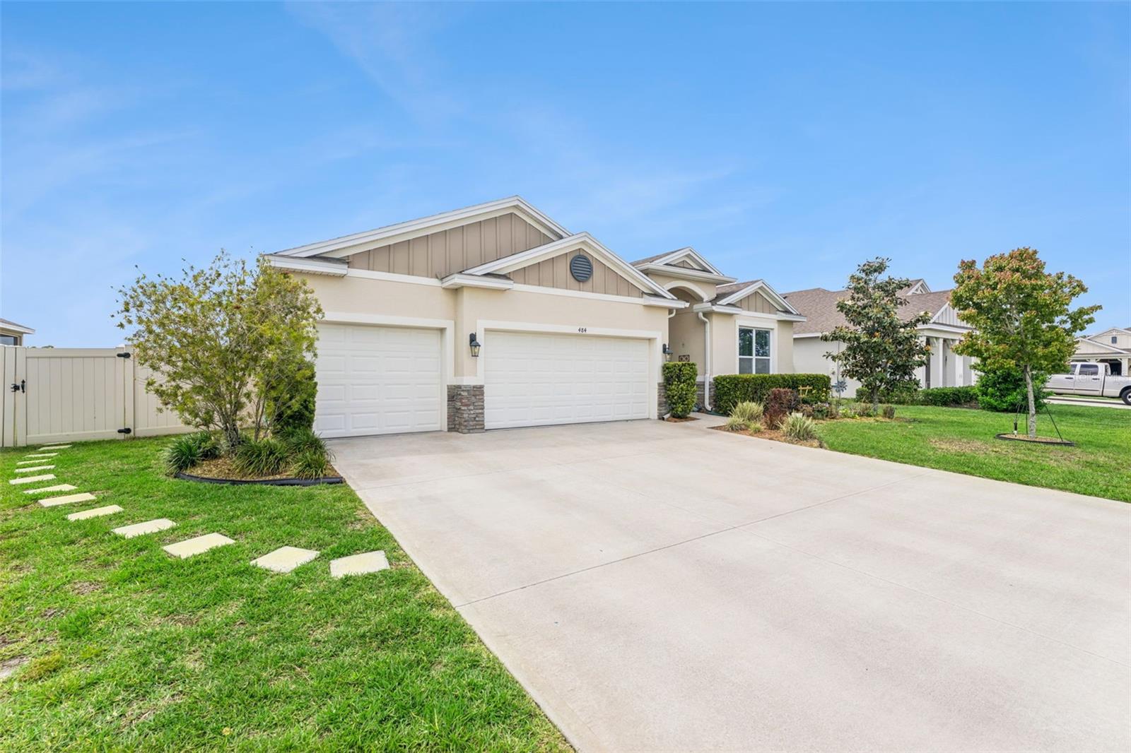 Image 3 of 49 For 484 Cavesson Street