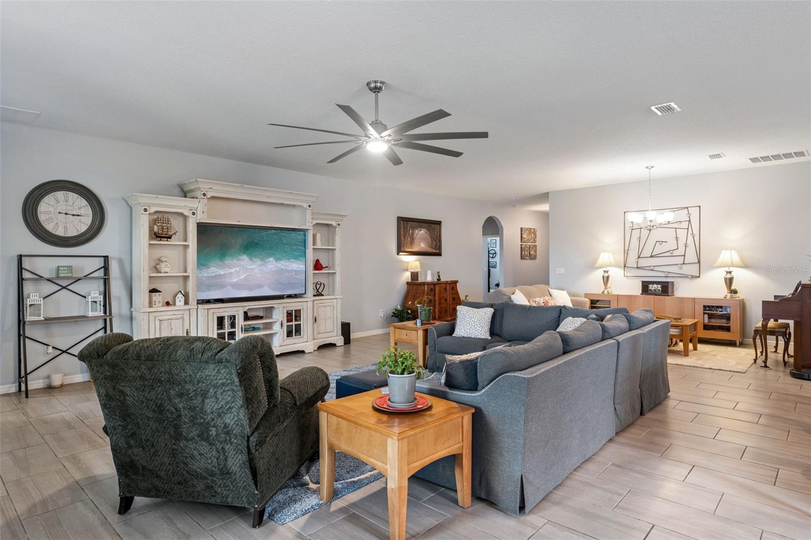 Image 7 of 49 For 484 Cavesson Street