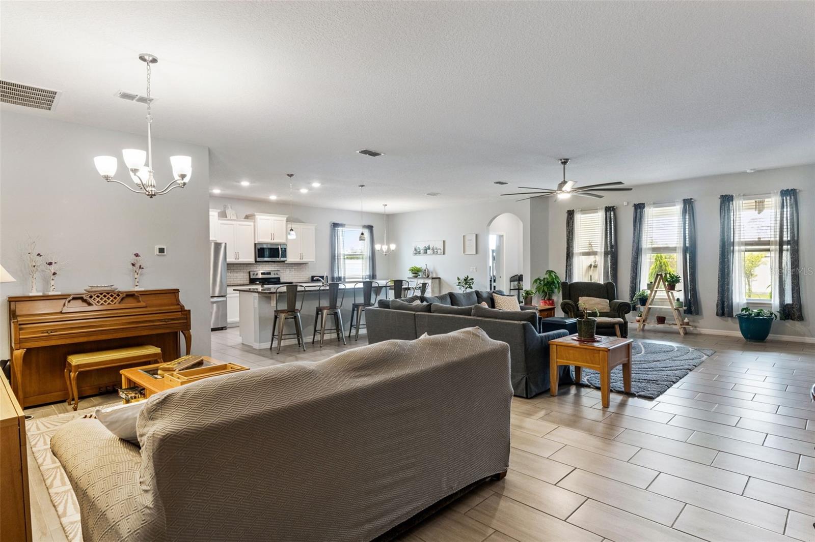 Image 8 of 49 For 484 Cavesson Street