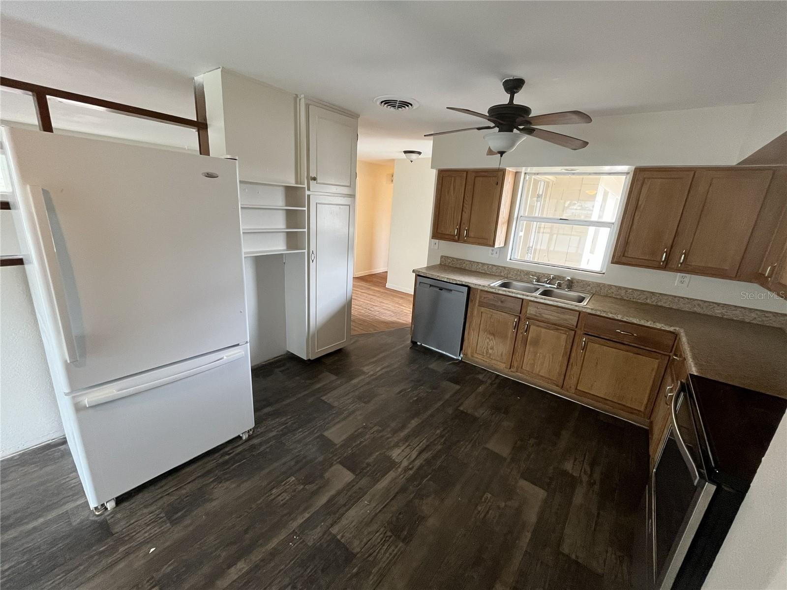 Image 13 of 33 For 509 East Street