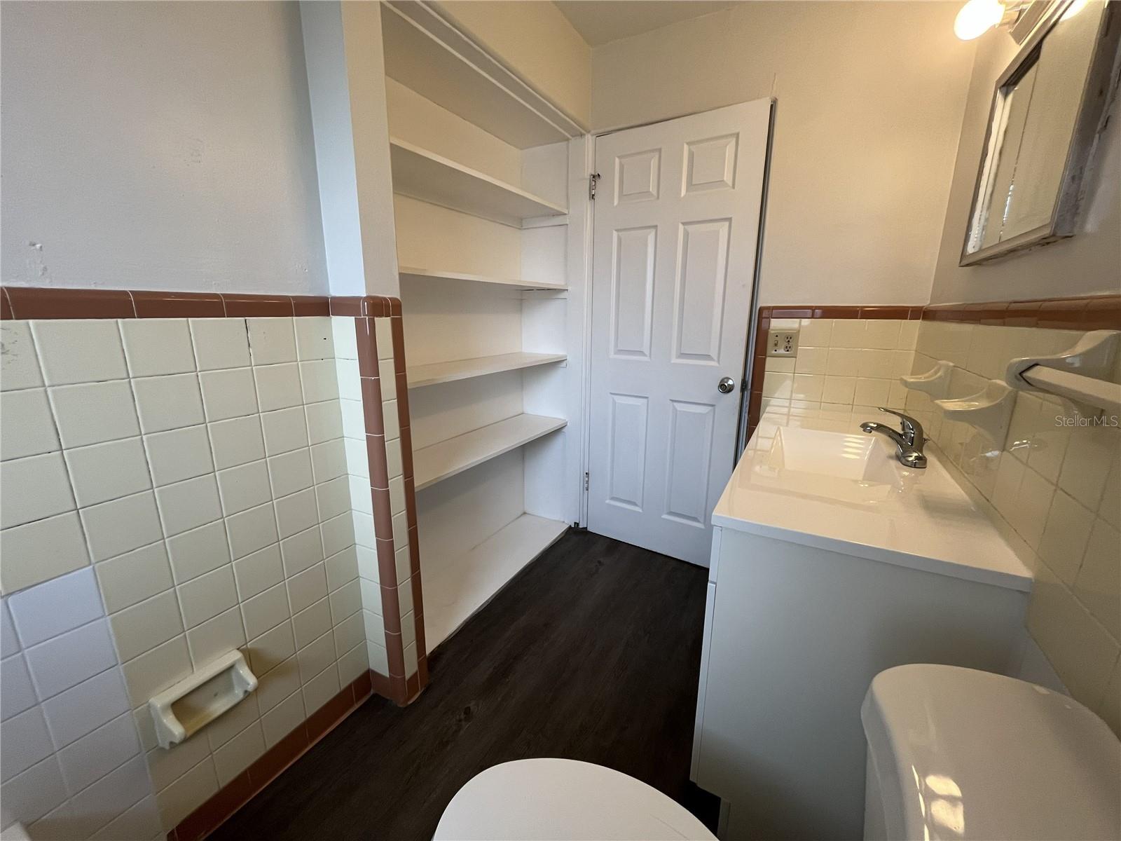 Image 23 of 33 For 509 East Street