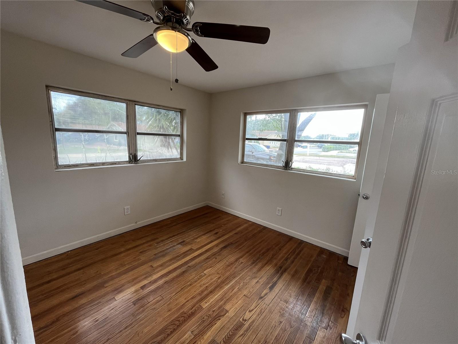 Image 28 of 33 For 509 East Street