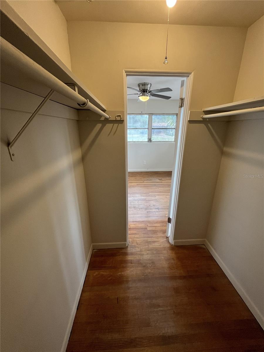 Image 31 of 33 For 509 East Street