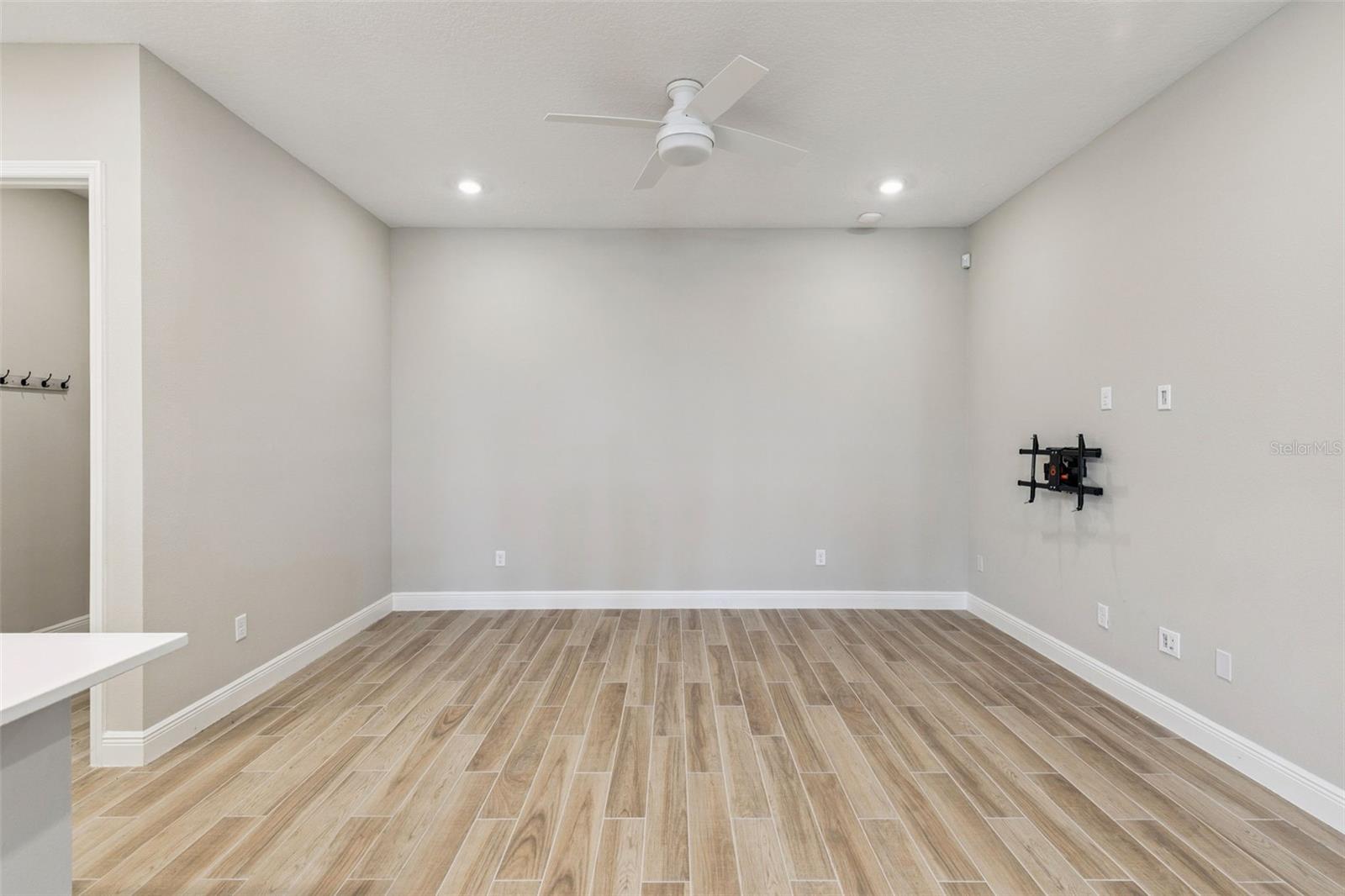 Image 18 of 51 For 6491 Cyrils Drive