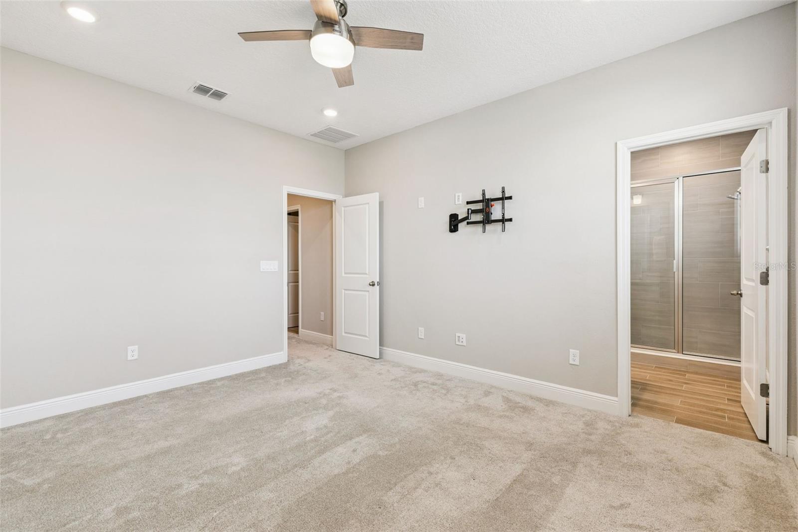 Image 24 of 51 For 6491 Cyrils Drive