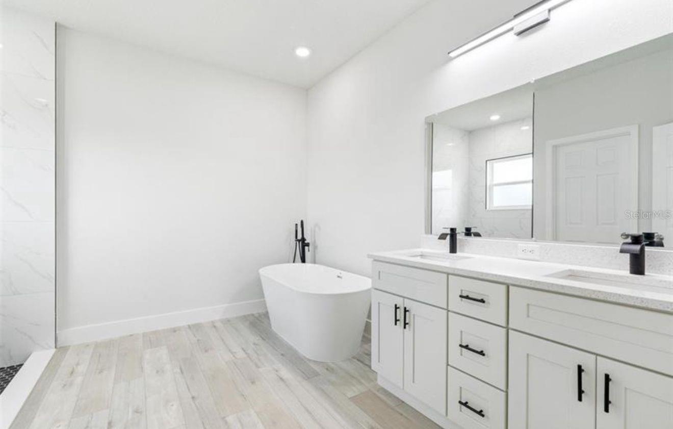 Image 17 of 21 For 2660 Sw 162nd Street Rd