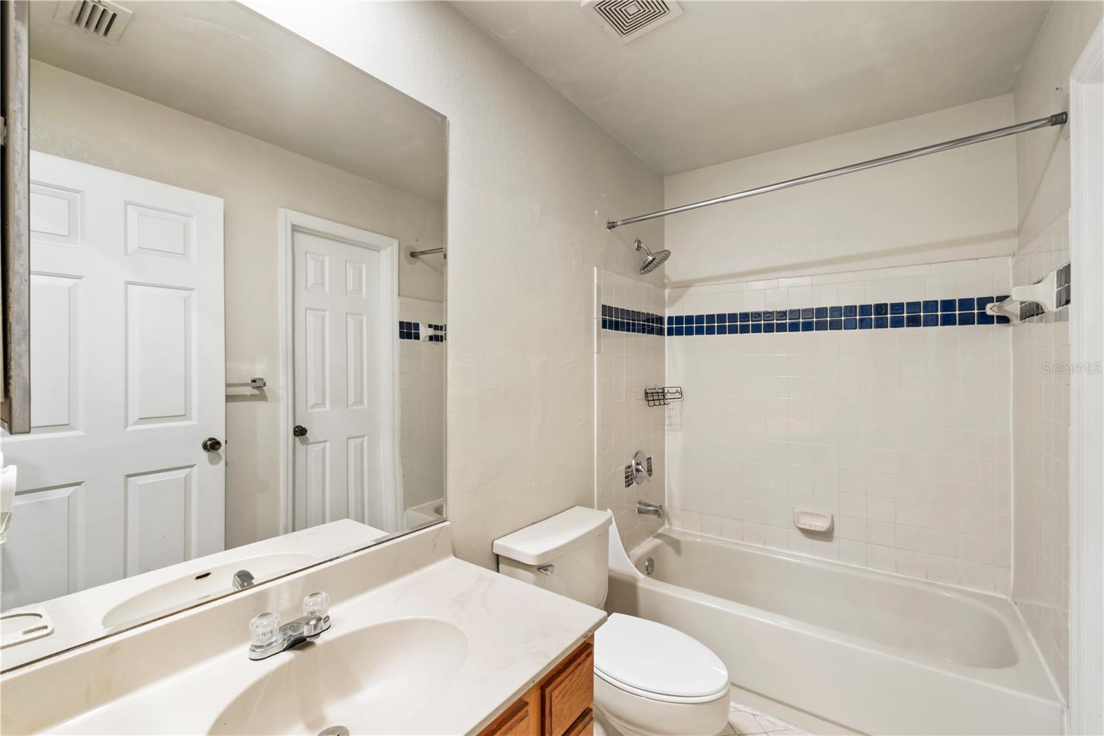 Image 10 of 15 For 4160 Versailles Drive 4160d