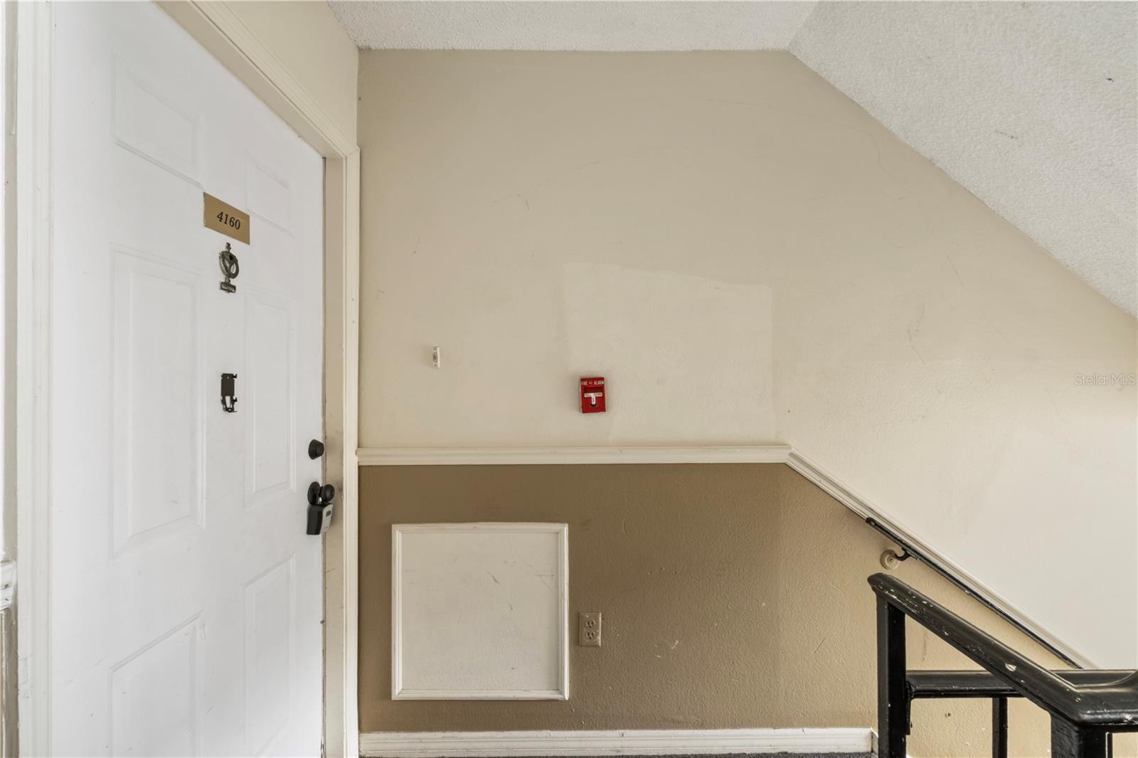 Image 2 of 15 For 4160 Versailles Drive 4160d