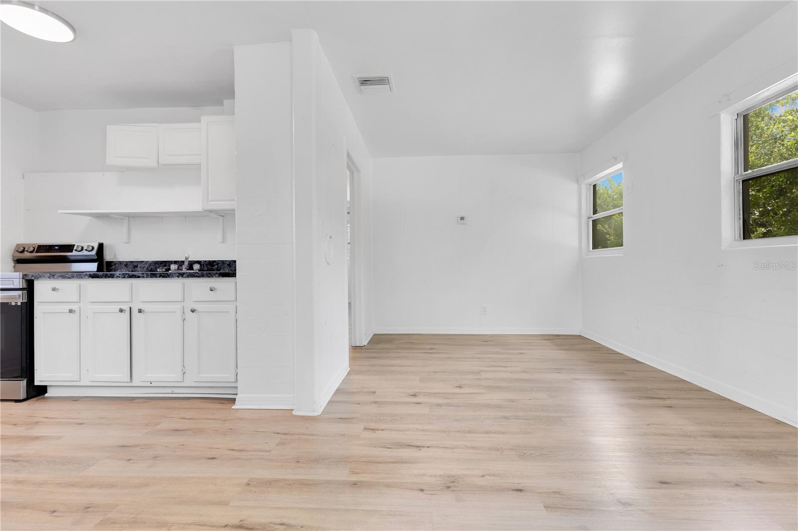 Image 14 of 32 For 1025 Colyer Street A-b