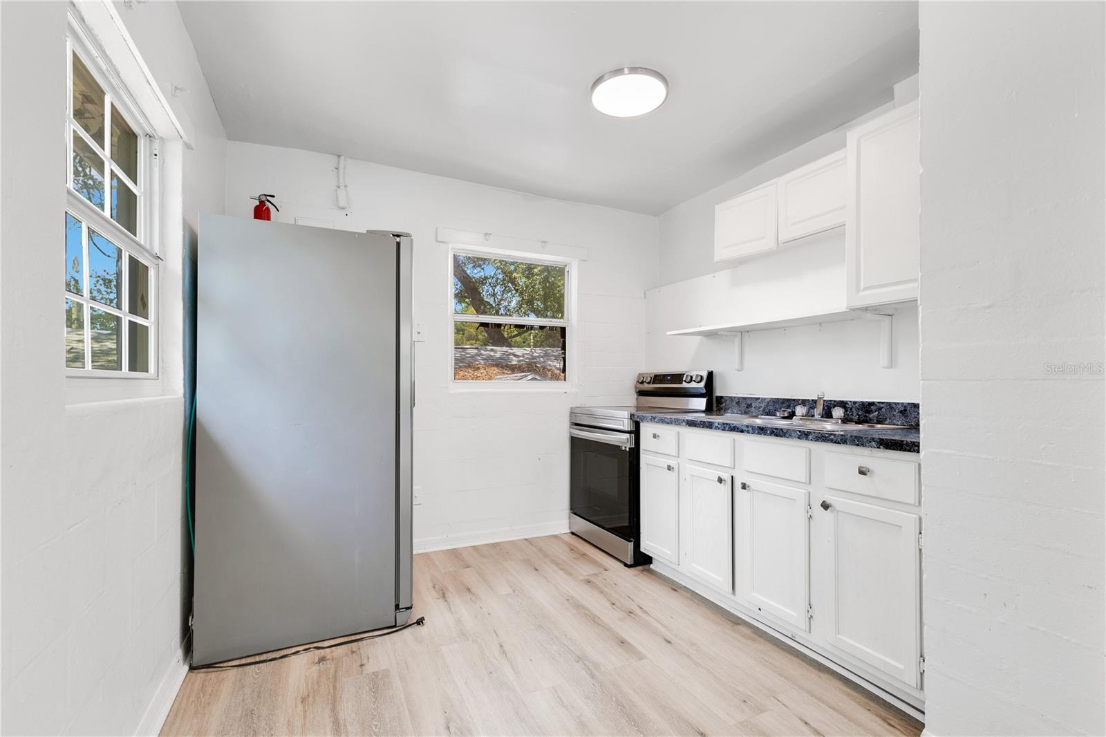 Image 16 of 32 For 1025 Colyer Street A-b