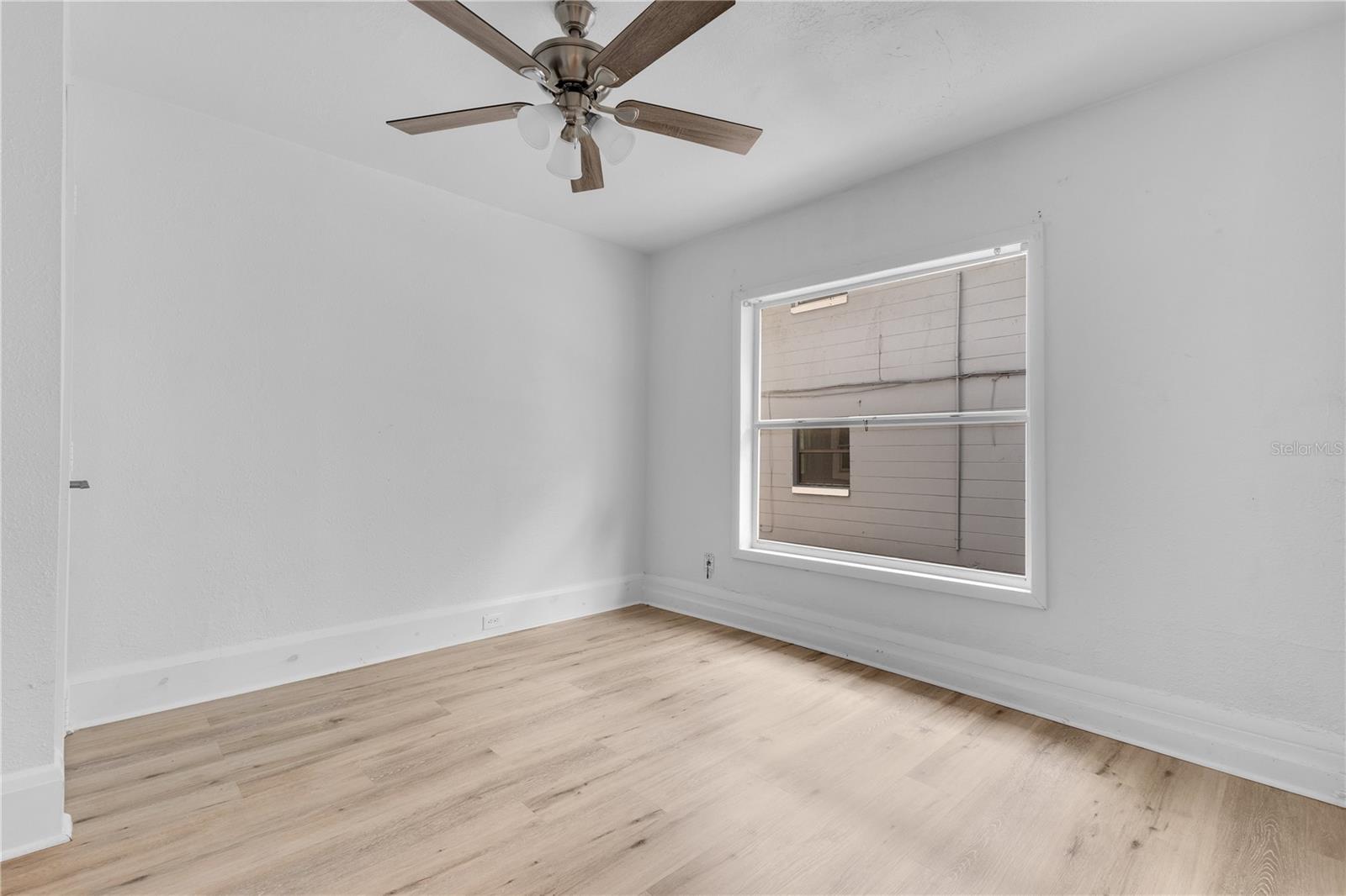 Image 22 of 32 For 1025 Colyer Street A-b