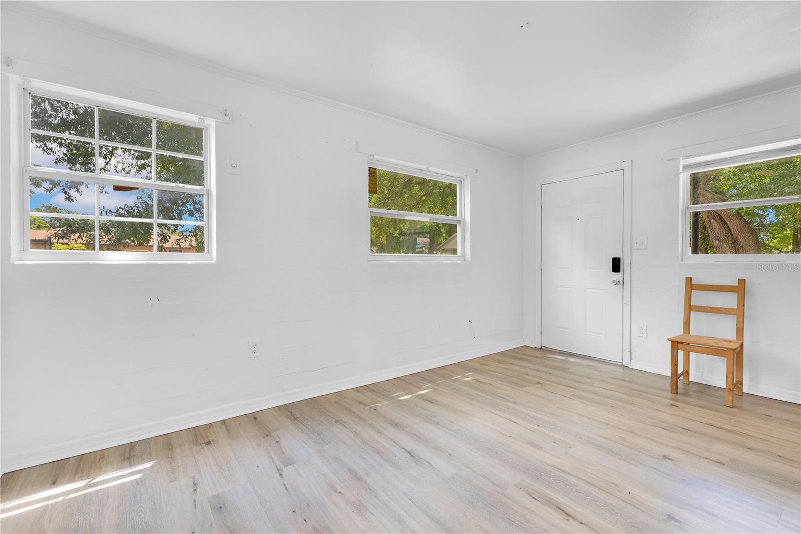 Image 7 of 32 For 1025 Colyer Street A-b