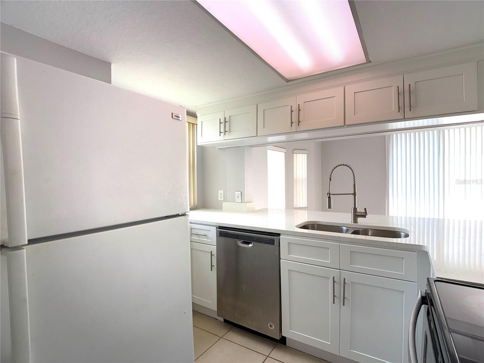 Image 4 of 23 For 306a Mango Drive