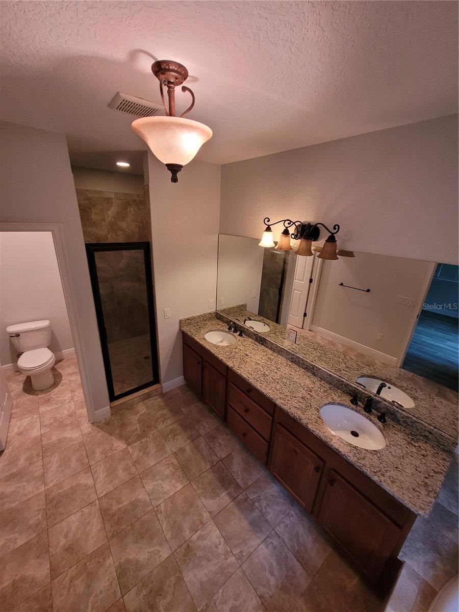 Image 9 of 30 For 1455 Catherine Street