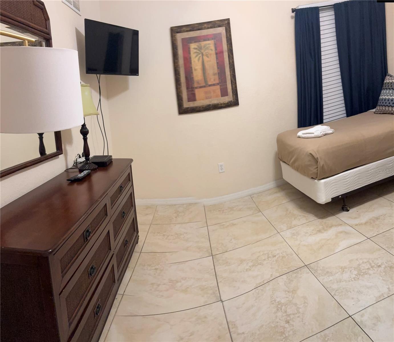 Image 13 of 17 For 3050 Pirates Retreat Court 103