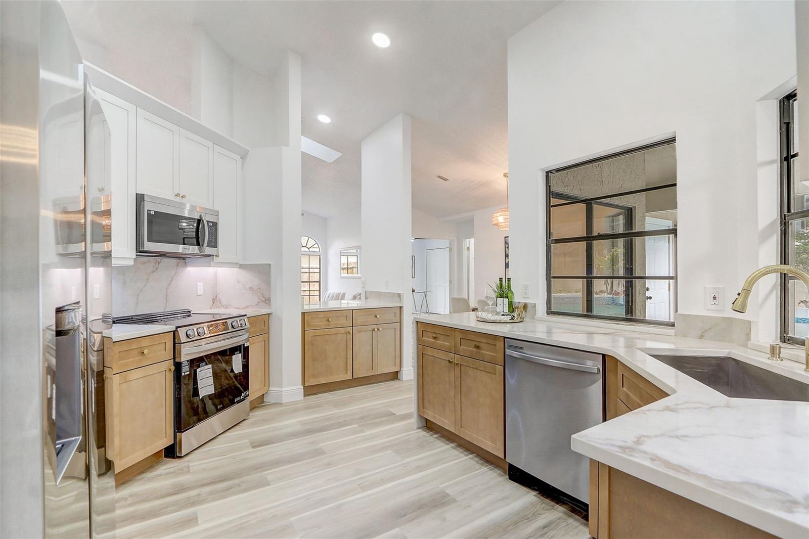 Image 18 of 59 For 3943 Haynes Circle