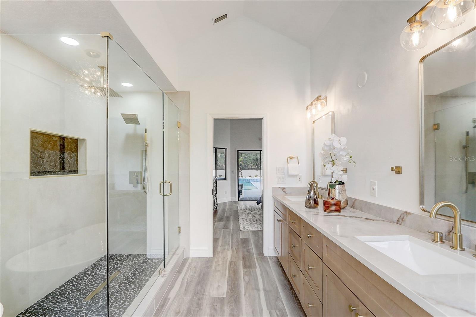 Image 40 of 59 For 3943 Haynes Circle